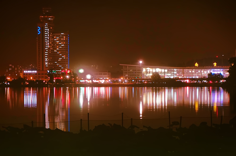 【南京火車站夜景】