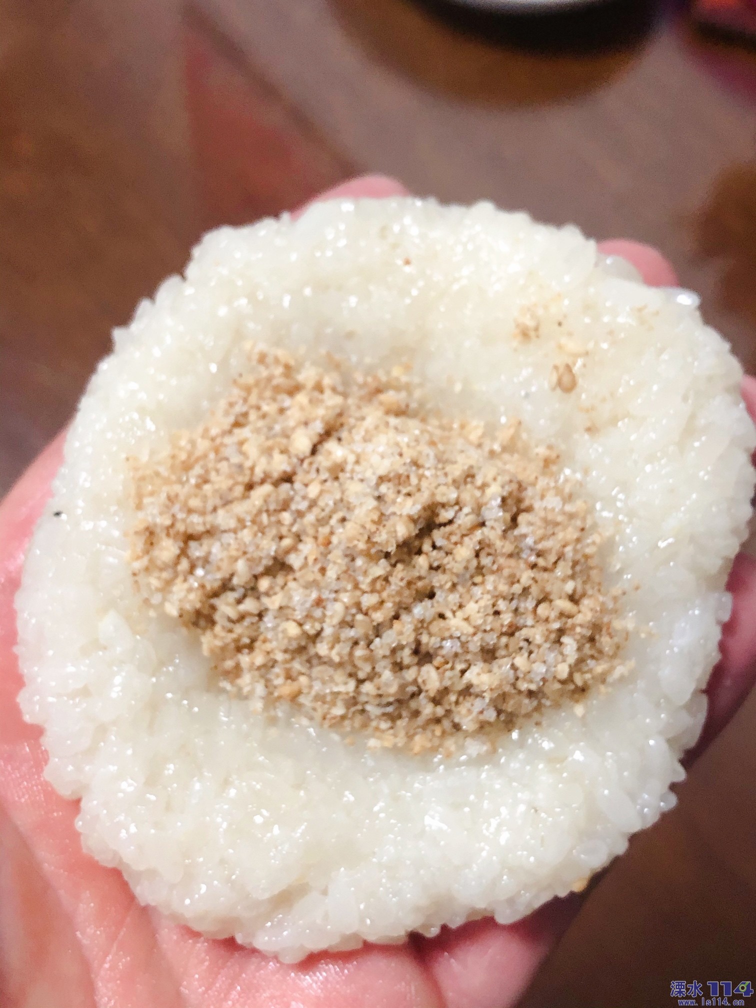 早餐:芝麻馅糯米糍